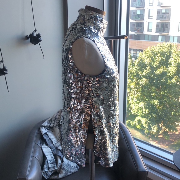 Tibi Sleeveless Silver Sequin Turtleneck Shell Top Size 0 - Picture 4 of 11
